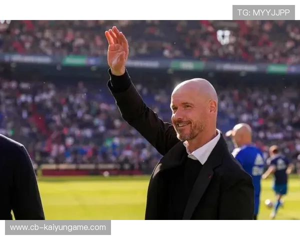 C罗回归曼联的背后：滕哈赫如何破解更衣室密码？